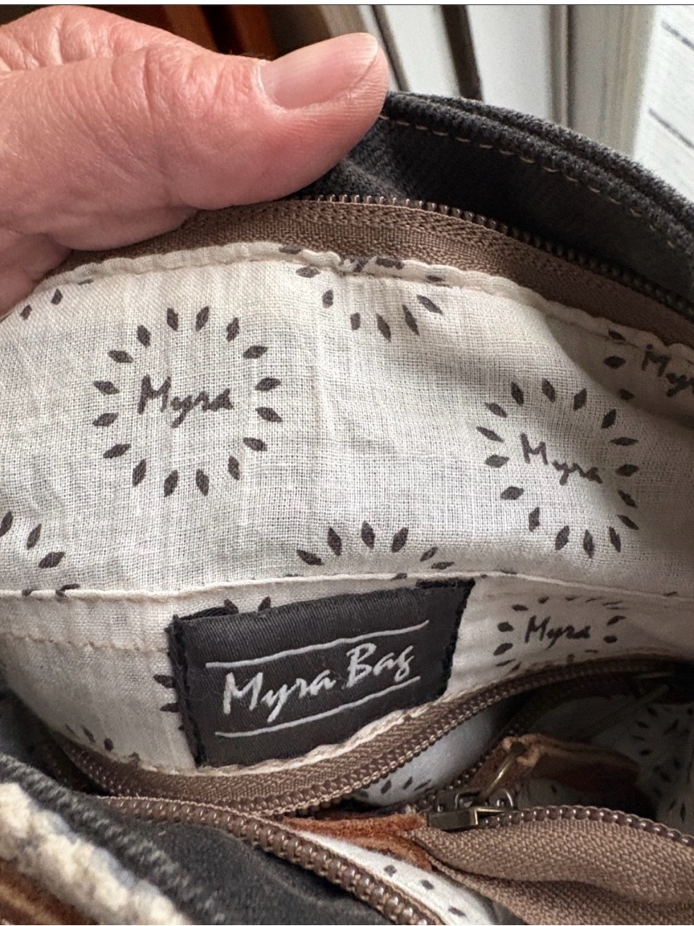 The Myra Bag Canvas Tote Crossbody Boho Paisley Print Cowhide Leather Western - Picture 5 of 7
